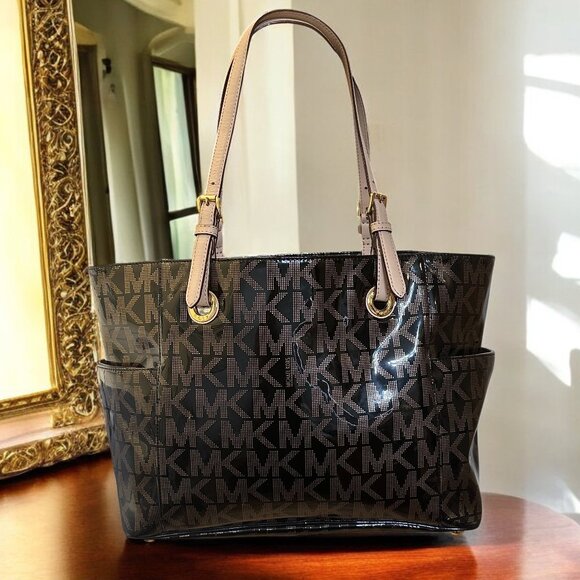 Michael Michael Kors Black/Beige Large Signature Patent Leather Jet Set Tote - Picture 2 of 16